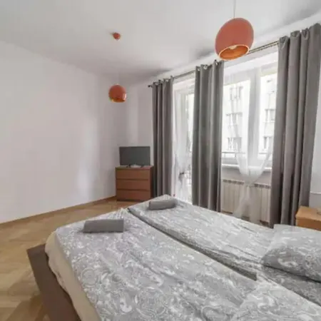 Center/golden Apartments/dob27 *