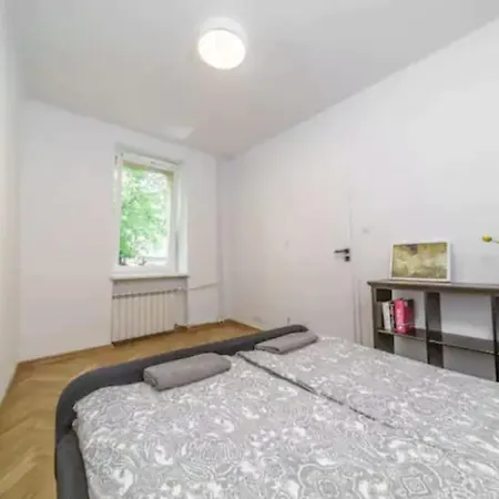 Center/golden Apartments/dob27 *
